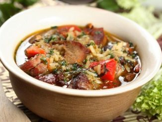 Рис с мясом в горшочке по-перуански