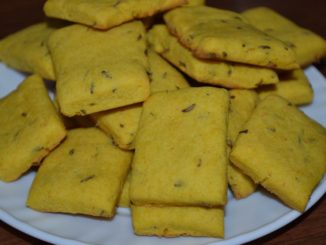 Соленое кукурузное печенье с тмином