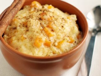 Ячневая каша с яблоками в духовке