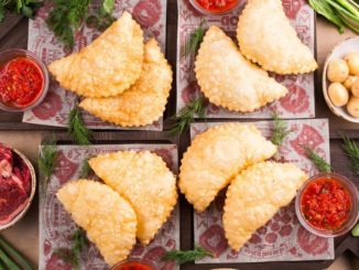 Мини-чебуреки с картофелем и сыром