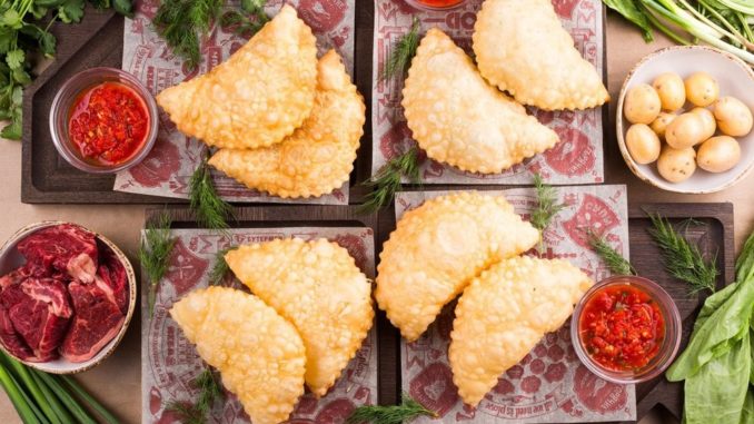 Мини-чебуреки с картофелем и сыром Мини-чебуреки с картофелем и сыром
