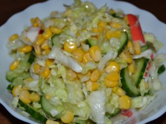 Овощной салат с крабовыми палочками