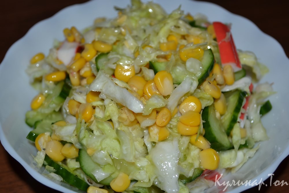 Овощной салат с крабовыми палочками