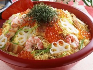 Салат «Царский» с икрой и кальмарами