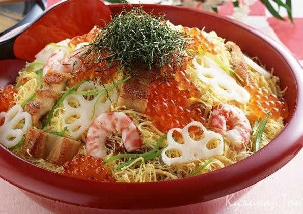 Салат «Царский» с икрой и кальмарами