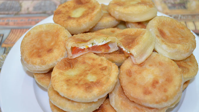 Слоеные пирожки с орехами Слоеные пирожки с орехами