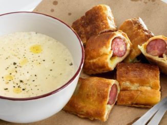 Сосиски в тесте с картофельным кремом