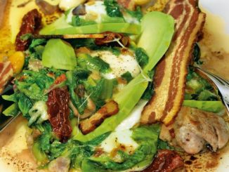 Теплый салат с куриной грудкой