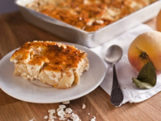 Запеканка творожная с овсянкой и персиками