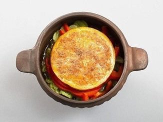 Ароматная телятина в горшочках