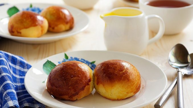 Булочки с маковой начинкой и ванильным соусом Булочки с маковой начинкой и ванильным соусом
