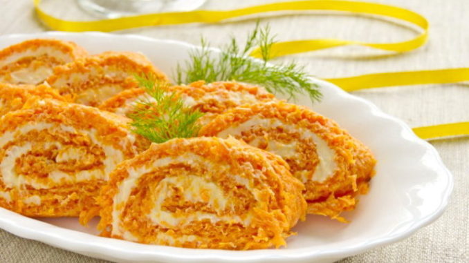 Морковный рулет с сырной начинкой Морковный рулет с сырной начинкой