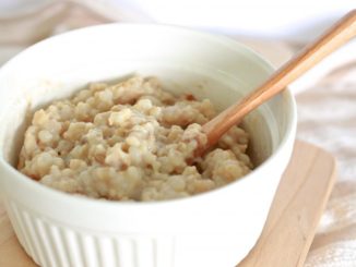 Перловая каша с яблоками