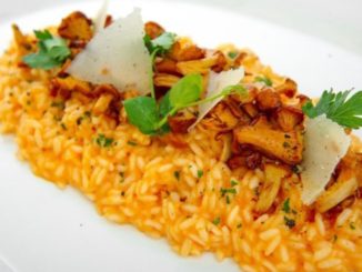 Ризотто с шафраном и лисичками
