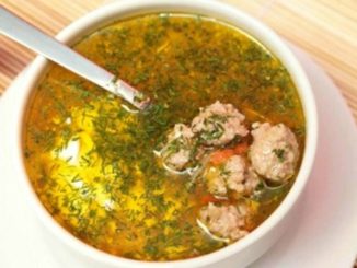 Щи из свежей капусты с мясными фрикадельками