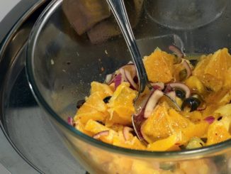 Салат из апельсинов