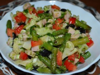 Салат из брокколи и цветной капусты