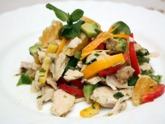 Салат с моцареллой и молодой картошкой