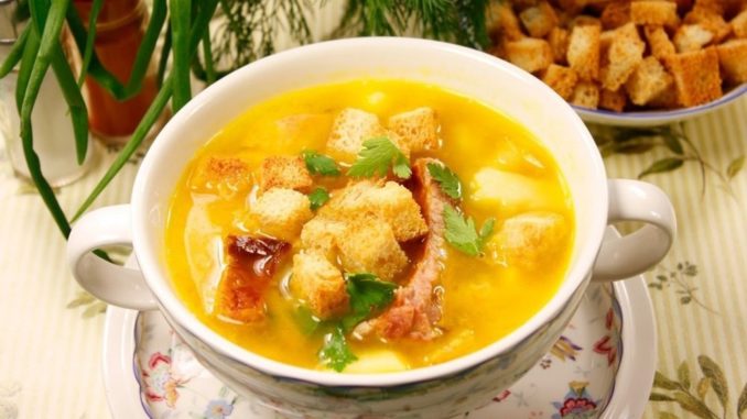 Суп гороховый с куриным мясом и копченостями Суп гороховый с куриным мясом и копченостями