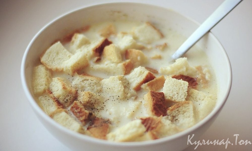 Сырный суп с шампиньонами и сухариками