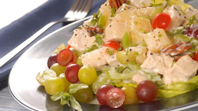 Теплый салат из курицы и винограда Теплый салат из курицы и винограда