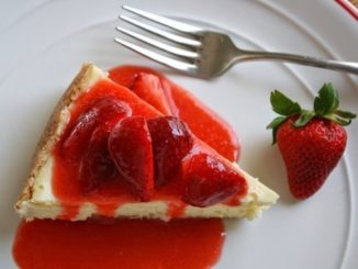 Творожный пирог с клубникой