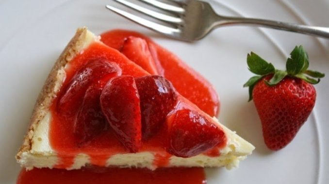 Творожный пирог с клубникой Творожный пирог с клубникой