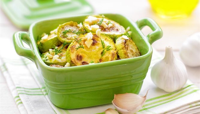 Жареные кабачки с плавленым сырком и чесночным соусом Жареные кабачки с плавленым сырком и чесночным соусом