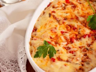 Запеканка из фарша с рисом и томатами