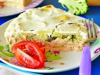 Запеканка с лососем и овощами