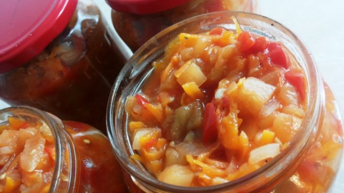 Баклажаны с луком и помидорами Баклажаны с луком и помидорами