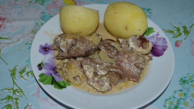 Куриная печень в сметане по-мински-05 Куриная печень в сметане по-мински