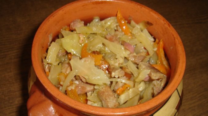 Курица с капустой Курица с капустой в горшочке