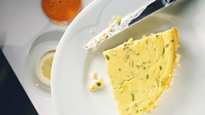 Омлет-суфле с ветчиной и сыром Омлет-суфле с ветчиной и сыром
