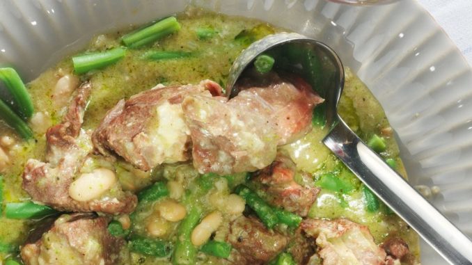 Ягненок с бобами и зеленой фасолью Ягненок с бобами и зеленой фасолью
