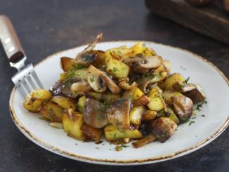 Жаркое с грибами и картошкой