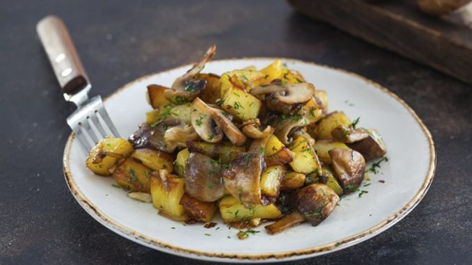 Жаркое с грибами и картошкой Жаркое с грибами и картошкой