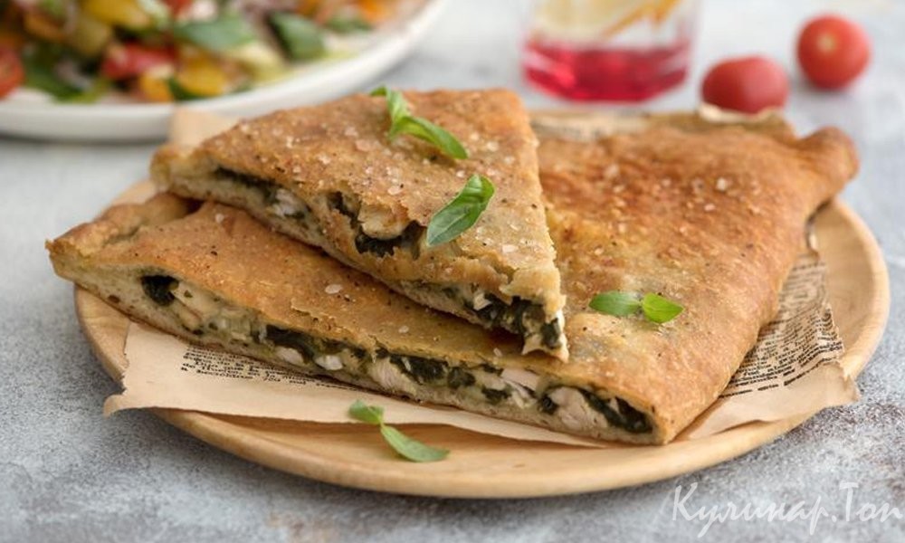 Закрытая пицца с курицей
