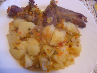 Бараньи ребрышки в горшочках
