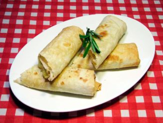 Горячие роллы с сыром и овощами