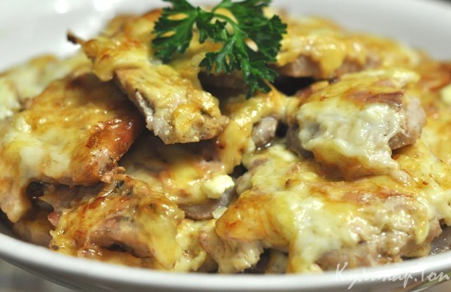 Картофель с шампиньонами в духовке