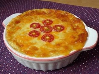Картофельная запеканка с сыром и луком