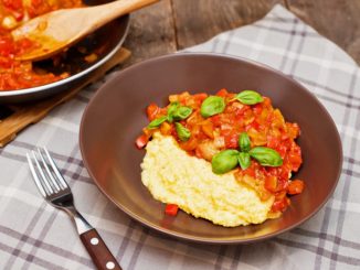 Кукурузная каша с овощами
