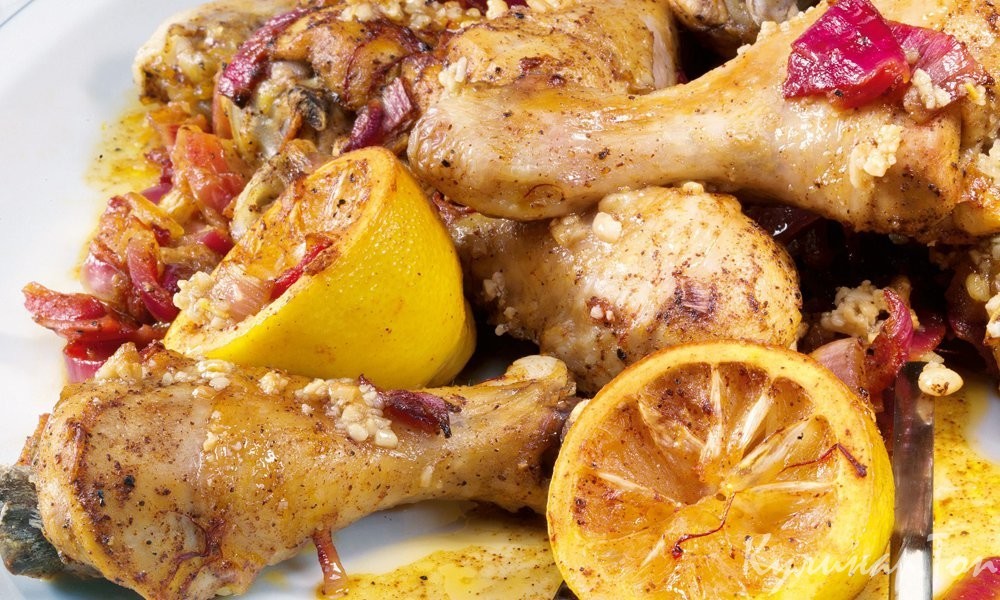 Курица с шафраном и фисташками