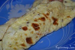 Омлет с сосисками
