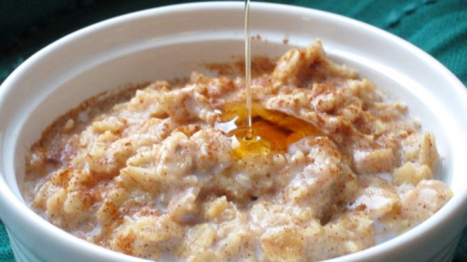 Овсяная каша с медом Овсяная каша с медом