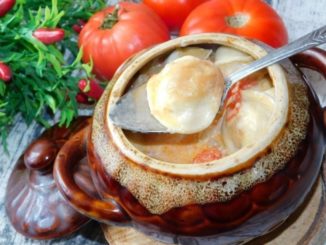 Пельмени в духовке с овощами