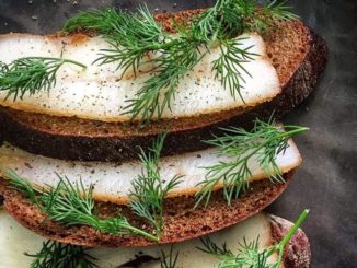 Сало с чесноком и укропом