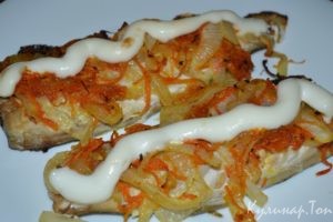 Скумбрия в духовке под шубой