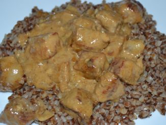Свинина с хреном и чесноком в сметане